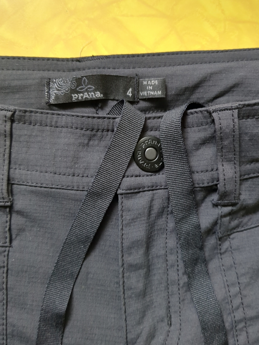PrAna Stretch Zion Cargo Hiking Shorts Size 4 Charcoal Gray Black Bermuda